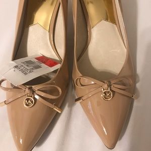 Michael Kors Mid pumps